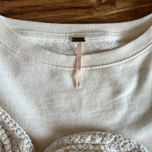 Free People Crochet Dolman Sleeve Cream Pullover Top Sweatshirt S - Picture 7 of 8